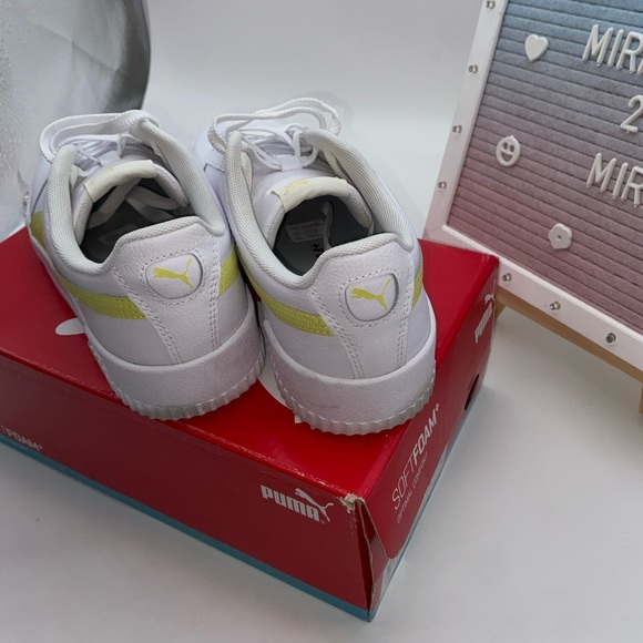 Puma’s with a yellow stripe on the side size 9 - Picture 3 of 5